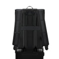 Carica l'immagine nel visualizzatore della galleria, Zaino Fyn All Black – Essenzialità urbana e stile moderno