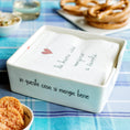 Carica l'immagine nel visualizzatore della galleria, Portatovaglioli In Questa Casa Si Mangia Bene
