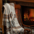 Carica l'immagine nel visualizzatore della galleria, Fara Tartan Throw | Quadrettato Beige - 130x170 cm
