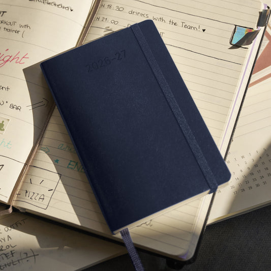 Moleskine Agenda 18 Mesi Settimanale Notebook - Large, Blu Zaffiro, Copertina rigida, 2027