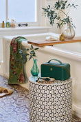 Carica l'immagine nel visualizzatore della galleria, Cyrille Cosmetic Bag Medium Gree
