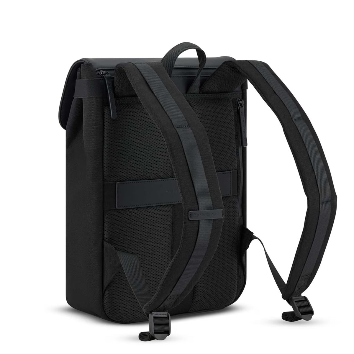 Zaino Fyn All Black – Essenzialità urbana e stile moderno
