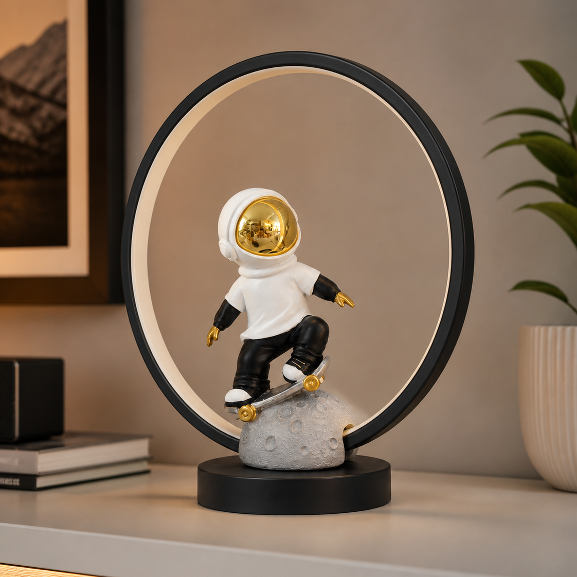 Lampada astronauta con skateboard