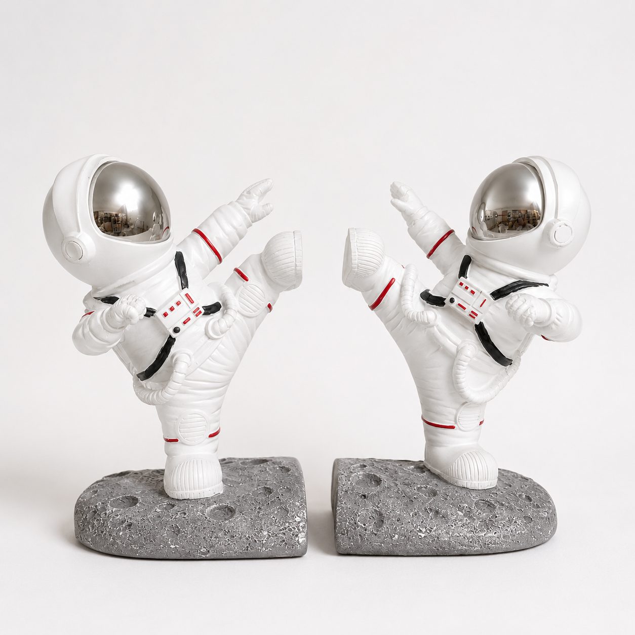 Set 2 reggilibri astronauta