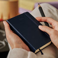 Carica l'immagine nel visualizzatore della galleria, Agenda Moleskine 2027 Giornaliera Large Nera Copertina Rigida
