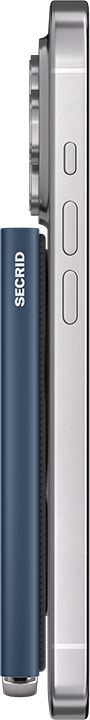Secrid Premium Cardprotector+ Fluted for MagSafe Navy con smartphone